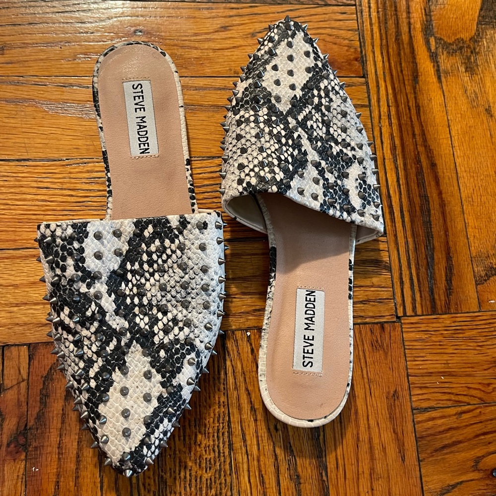 Steve Madden Snakeskin Studded Mule Size 7.5